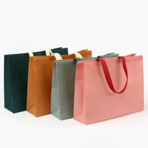 Túi vải không dệt kích thước 25x35x10 cm có quai vải.